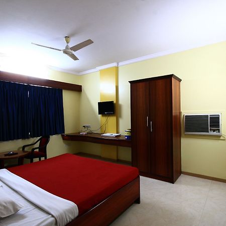 Hotel Deccan Park Pune Bagian luar foto