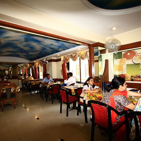Hotel Deccan Park Pune Bagian luar foto