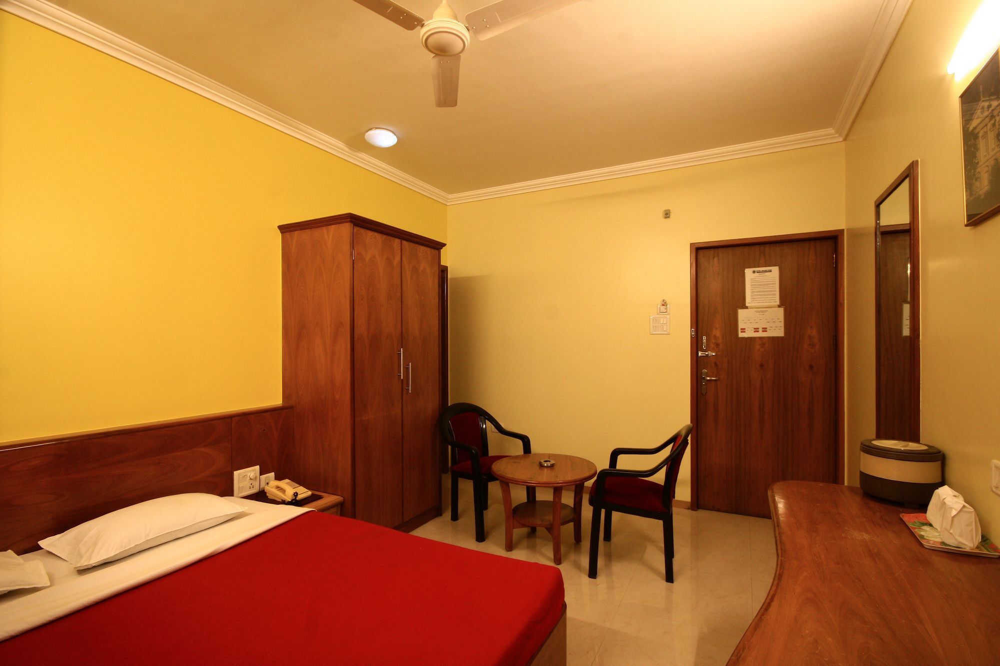 Hotel Deccan Park Pune Bagian luar foto